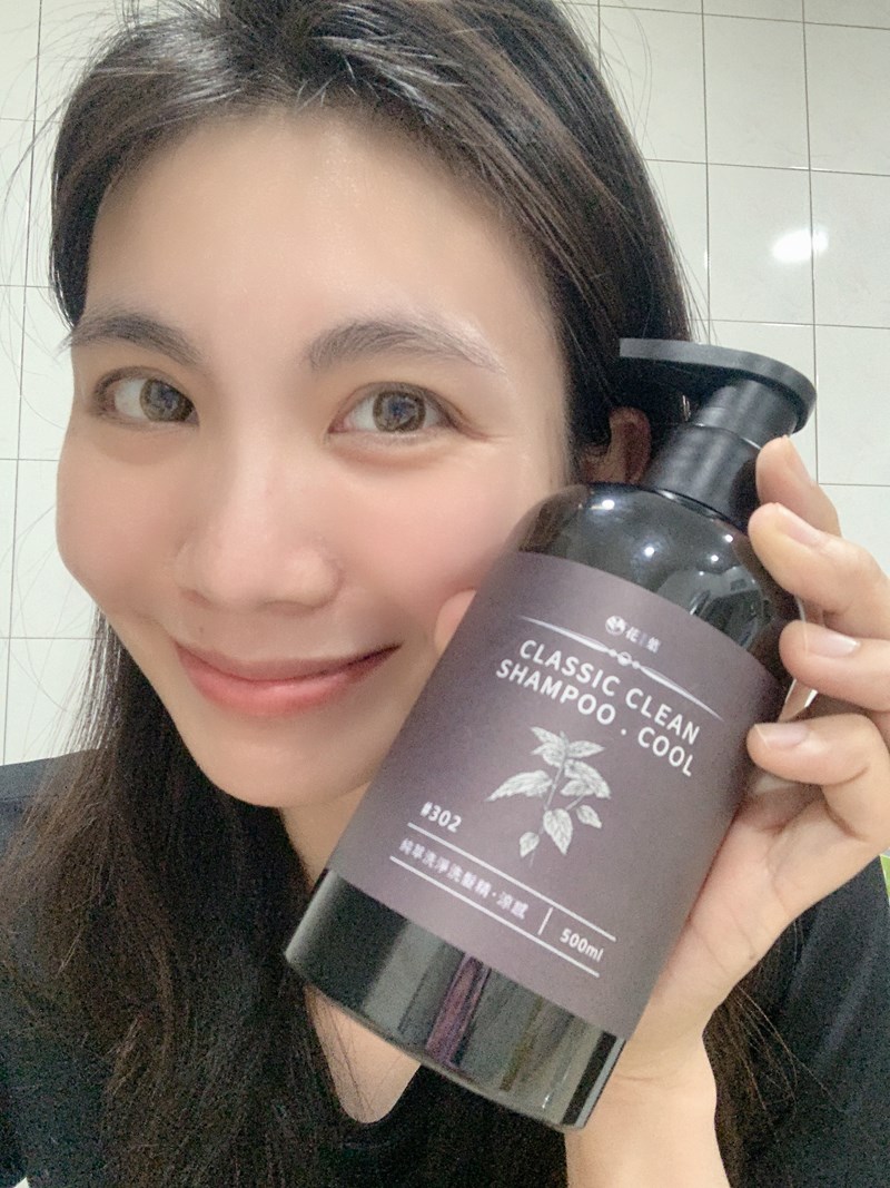 女人知己試用大隊,口碑行銷,部落客行銷,Flora Floral花葉純萃洗淨洗髮精,頭皮專用洗髮精,胺基酸洗髮精,弱酸性洗髮精,零矽靈,頭皮淨化,頭皮清潔,花葉頭皮養護,301純萃洗淨洗髮精,302純萃洗淨洗髮精,沙龍級洗髮精,頭皮養護專家溫和清潔